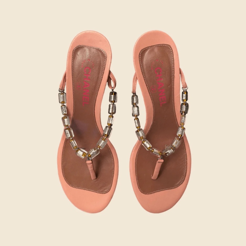 Vintage Chanel pink beaded CC charm kitten heels 40.5